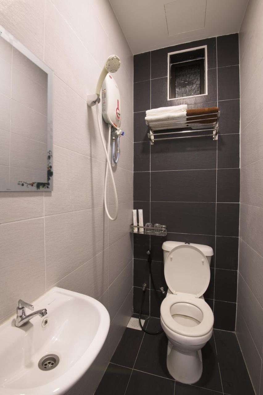 Ltl Guesthouse Johor Bahru Bagian luar foto