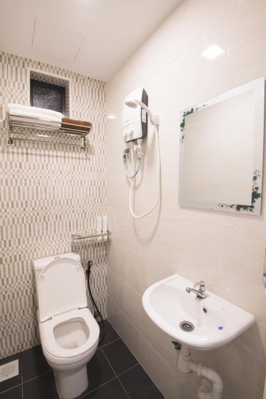 Ltl Guesthouse Johor Bahru Bagian luar foto
