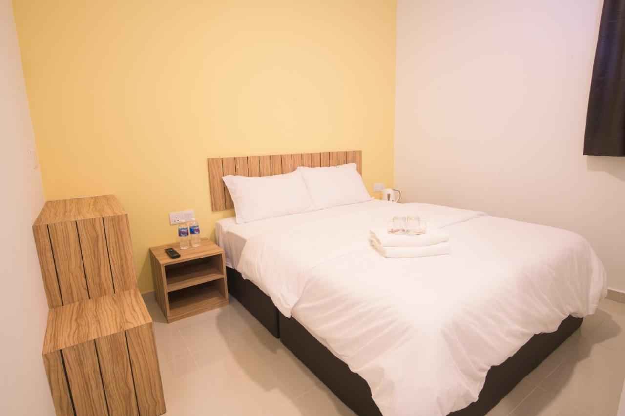 Ltl Guesthouse Johor Bahru Bagian luar foto